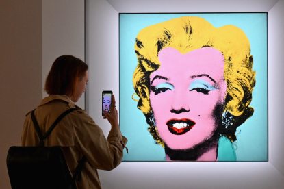 Andy-Warhol-Shot-Sage-Blue-Marilyn-AFP.jpg